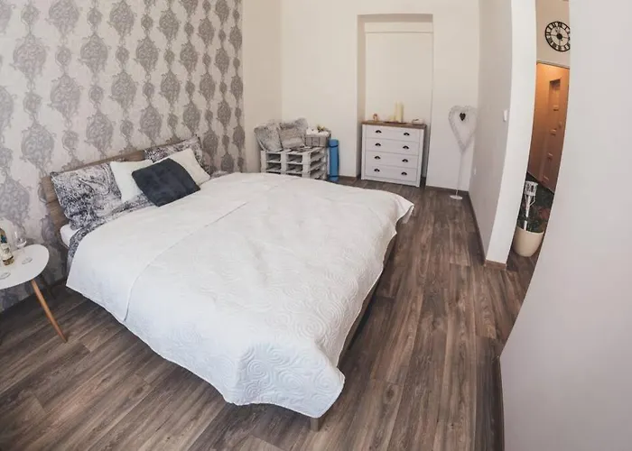 Stylový V Centru Náchoda Apartamento *